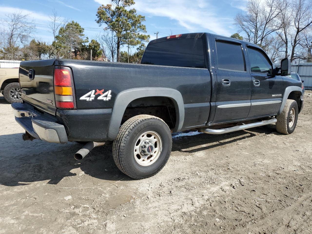 2006 GMC Sierra - Image 3