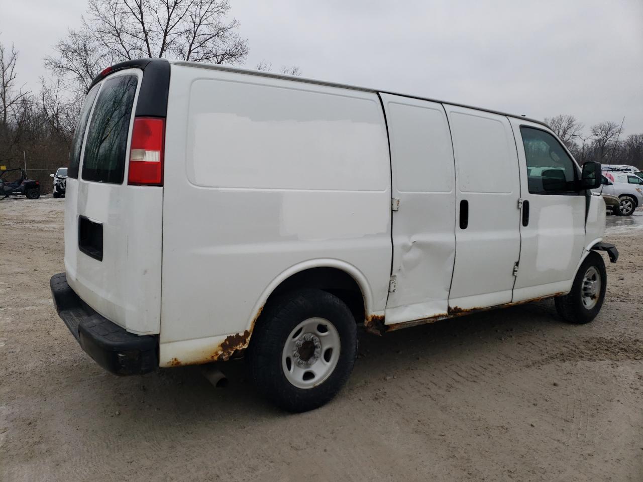 2010 Chevrolet Express - Image 3