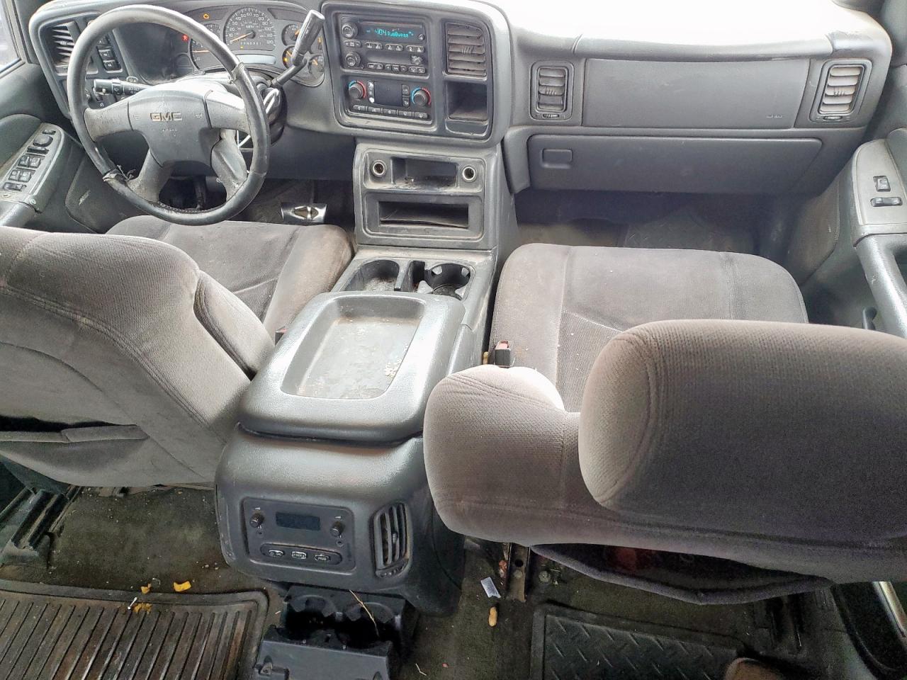 2006 GMC Sierra - Image 8
