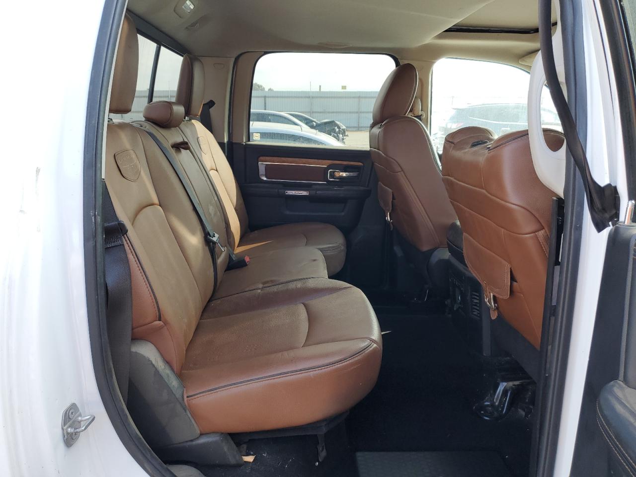2015 RAM 1500 - Image 10