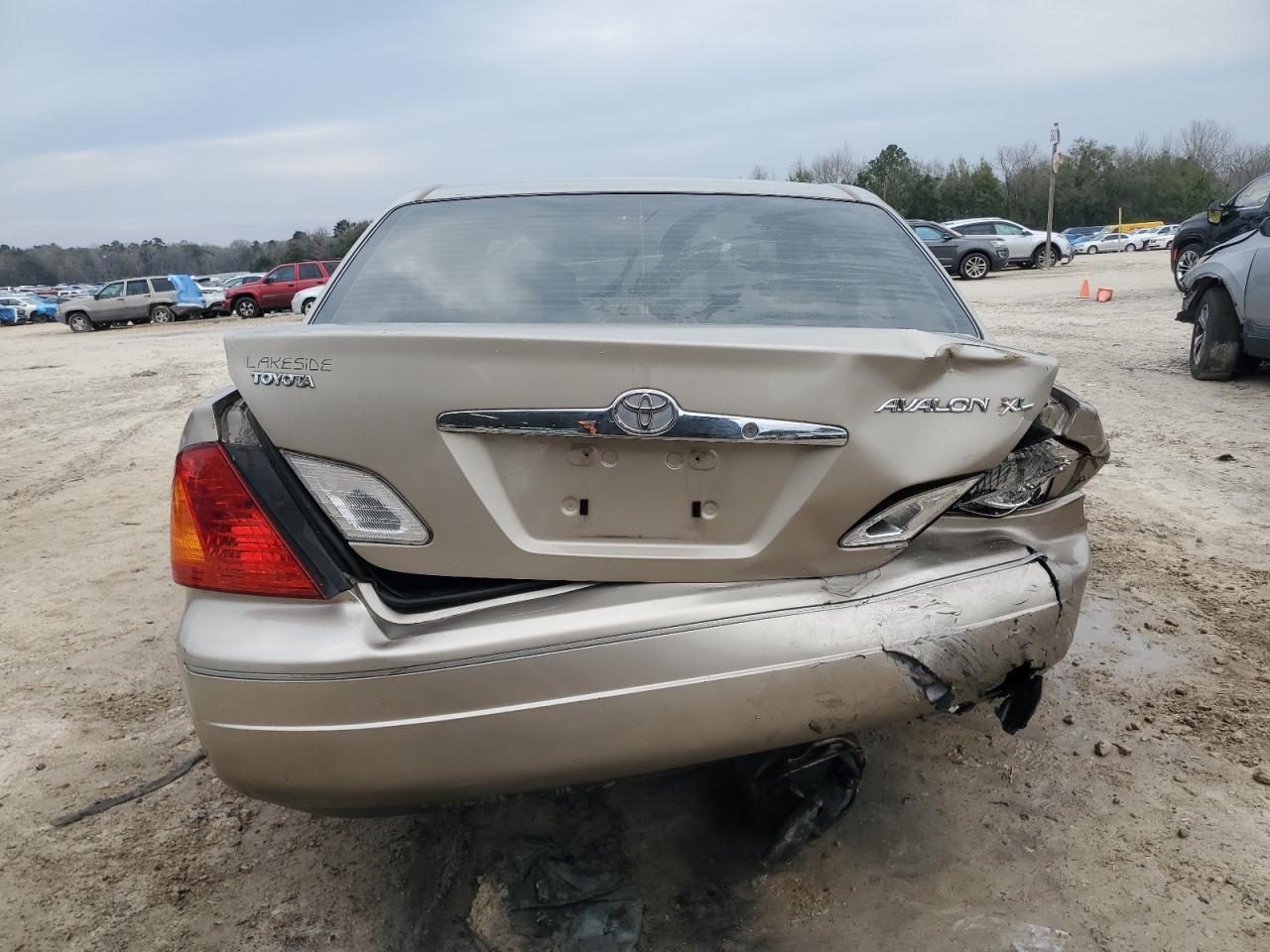 2000 Toyota Avalon - Image 6