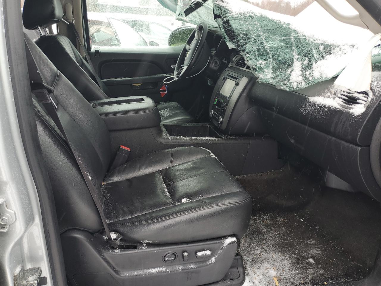 2013 Chevrolet Suburban - Image 7