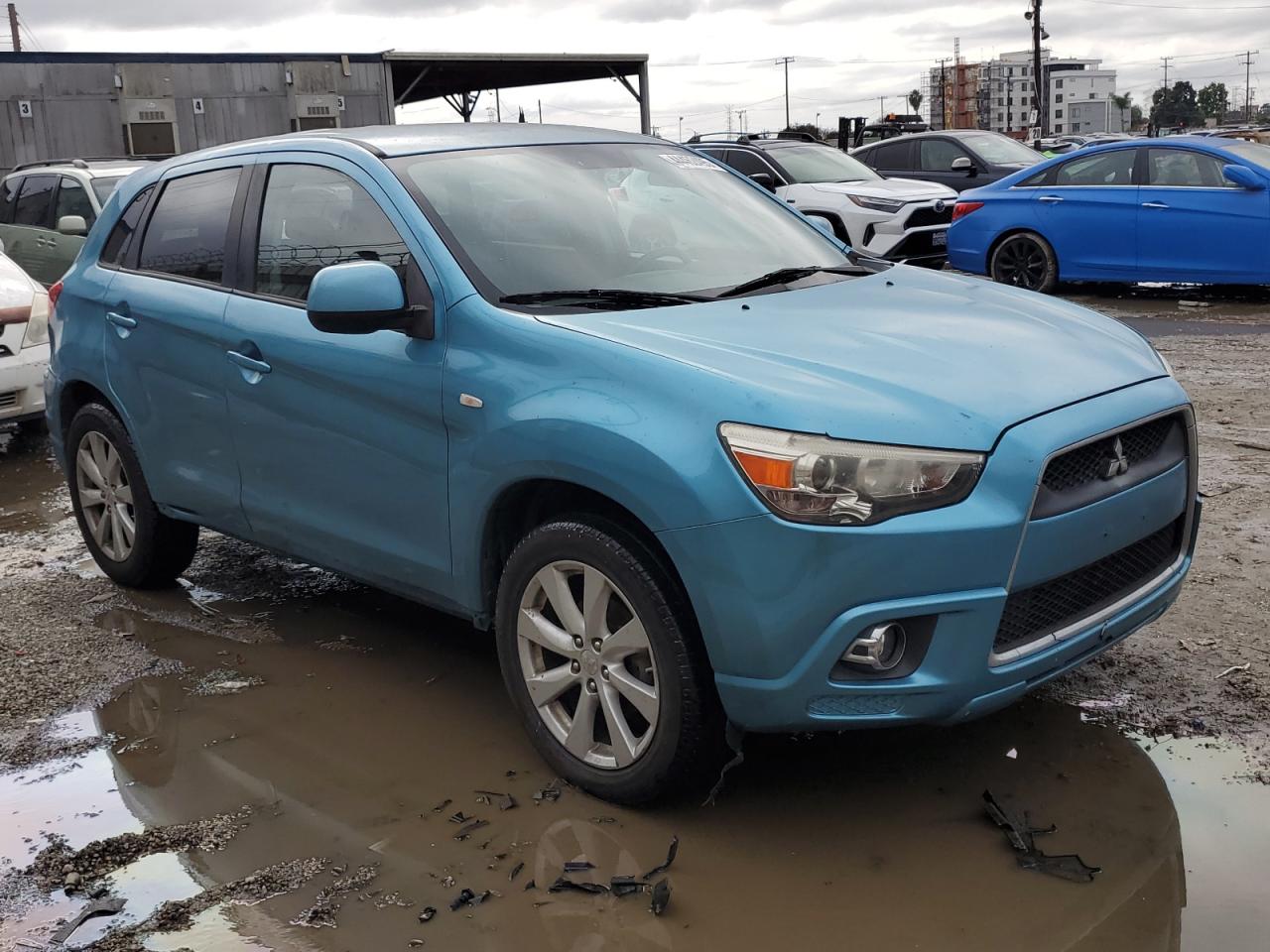 2012 Mitsubishi Outlander - Image 4