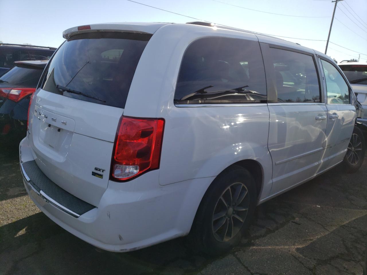 2017 Dodge Caravan - Image 3