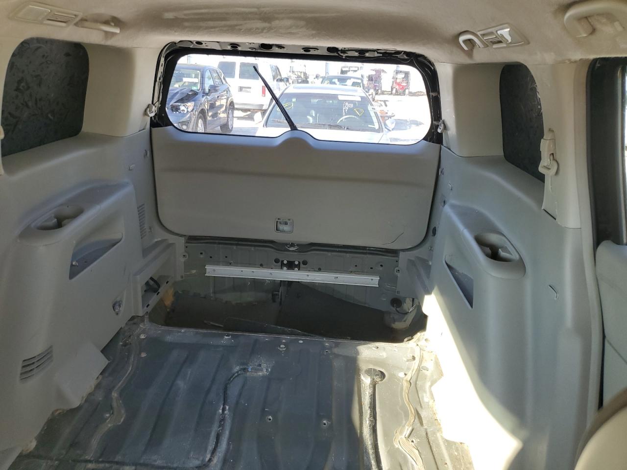 2013 Nissan Quest - Image 10