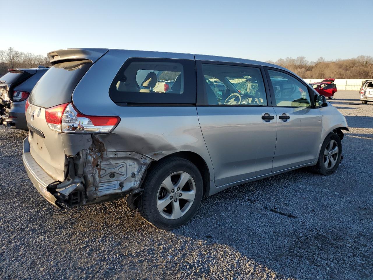 2012 Toyota Sienna - Image 3