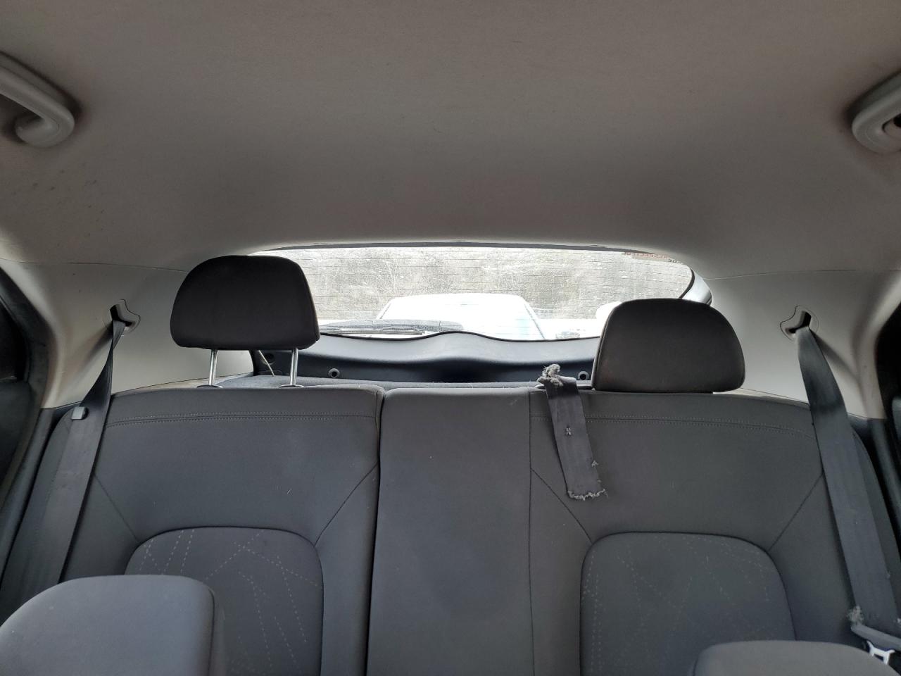 2015 Kia Rio - Image 10