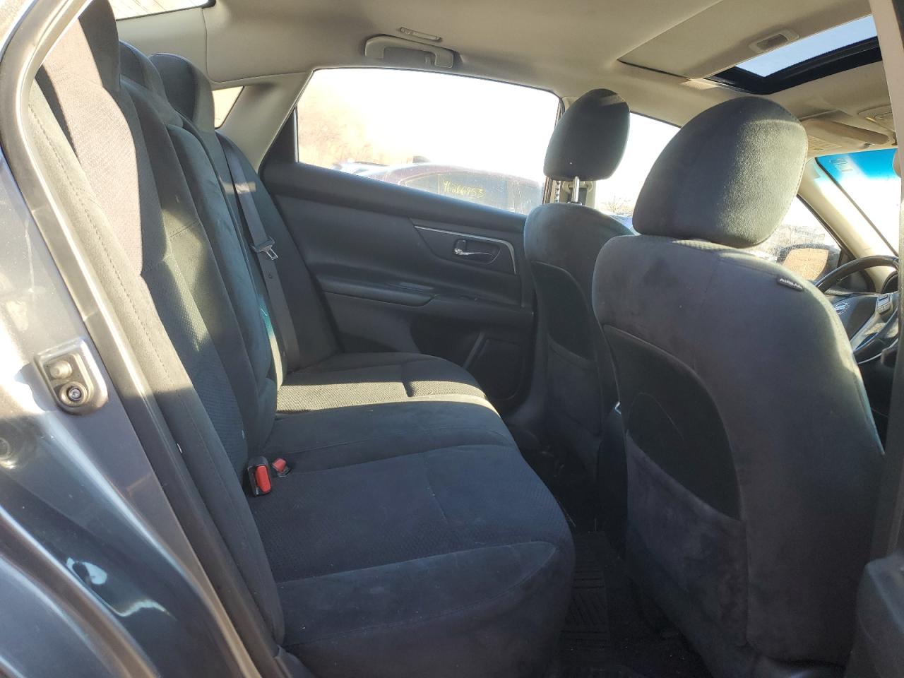 2015 Nissan Altima - Image 10