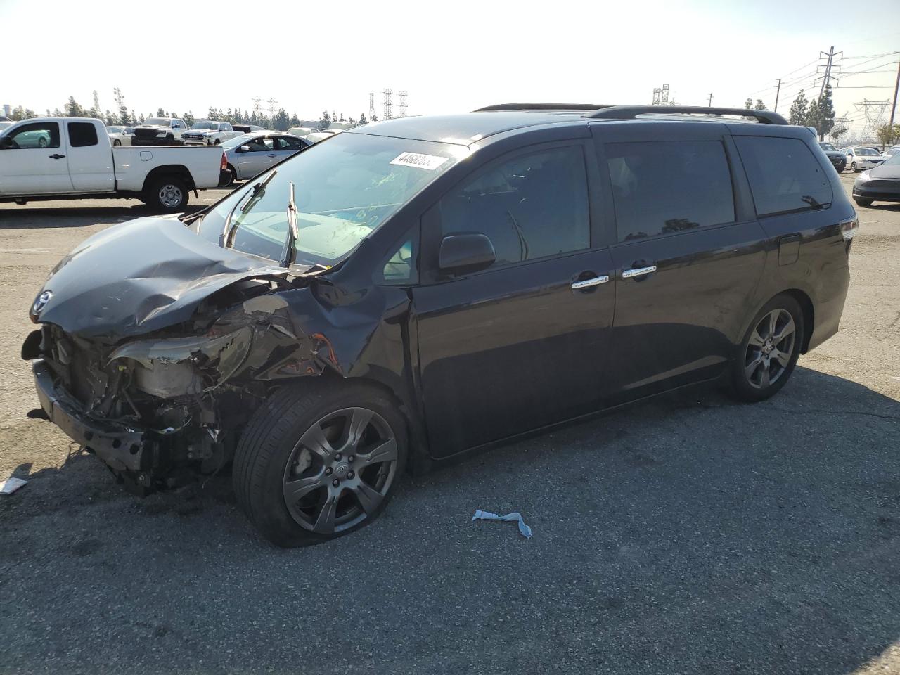 5TDXZ3DC9HS767199 TOYOTA SIENNA 2017