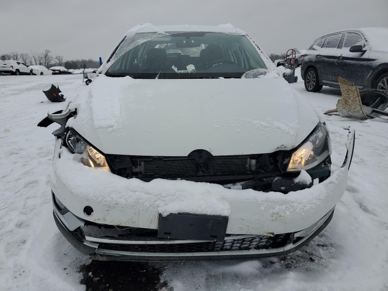 2017 Volkswagen Golf - Image 5