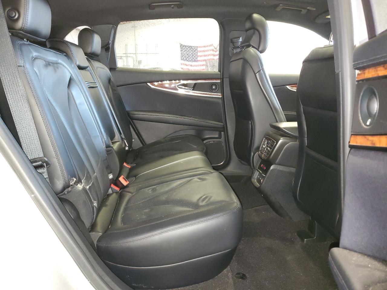 2019 Lincoln Nautilus - Image 11