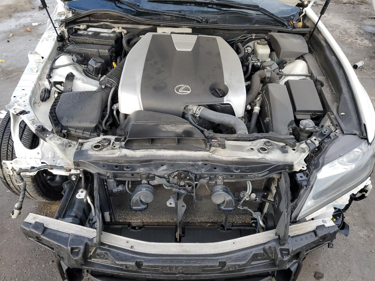2015 Lexus GS - Image 11