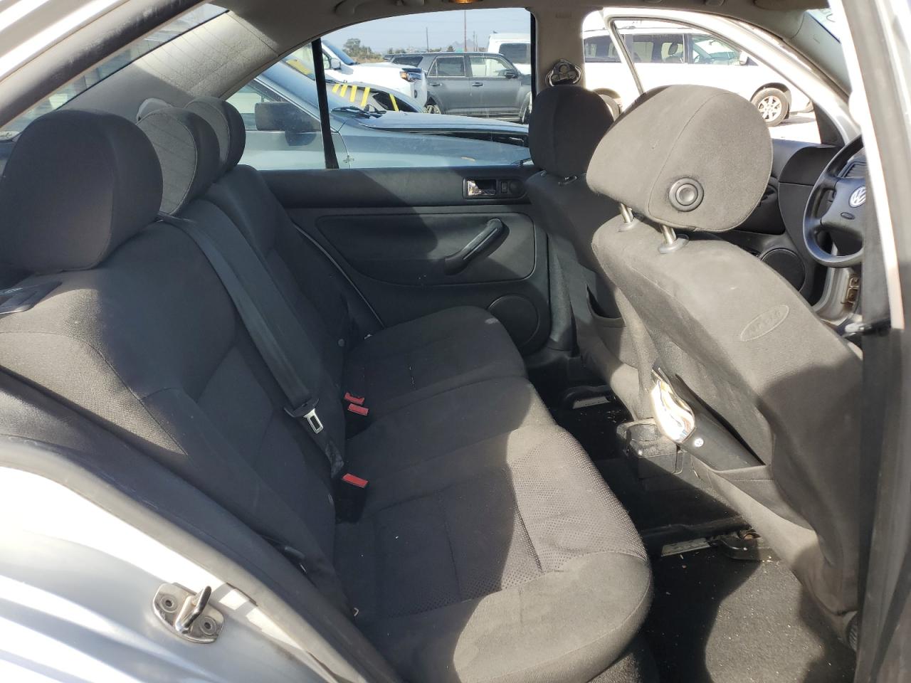 2005 Volkswagen Jetta - Image 10