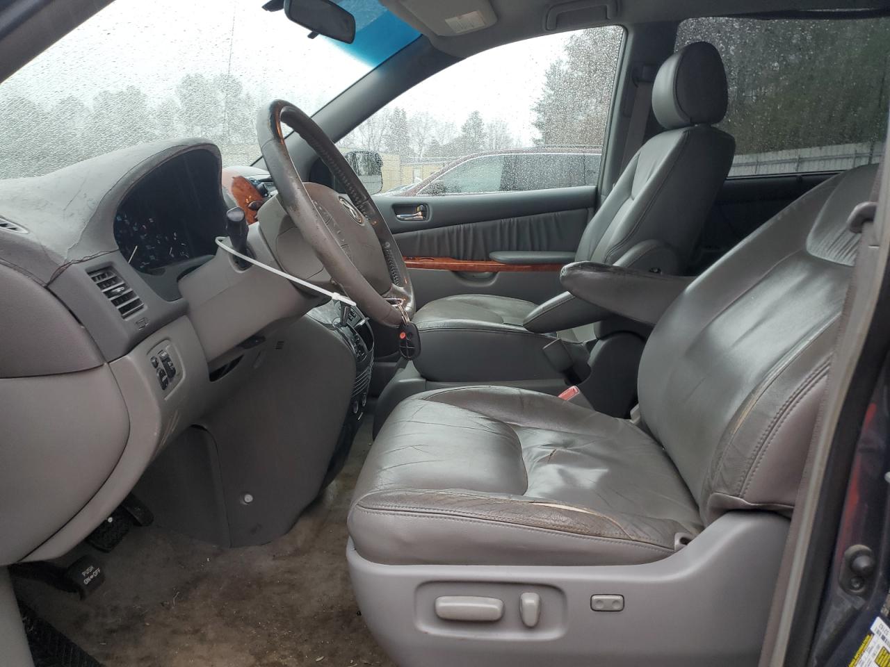 2009 Toyota Sienna - Image 7