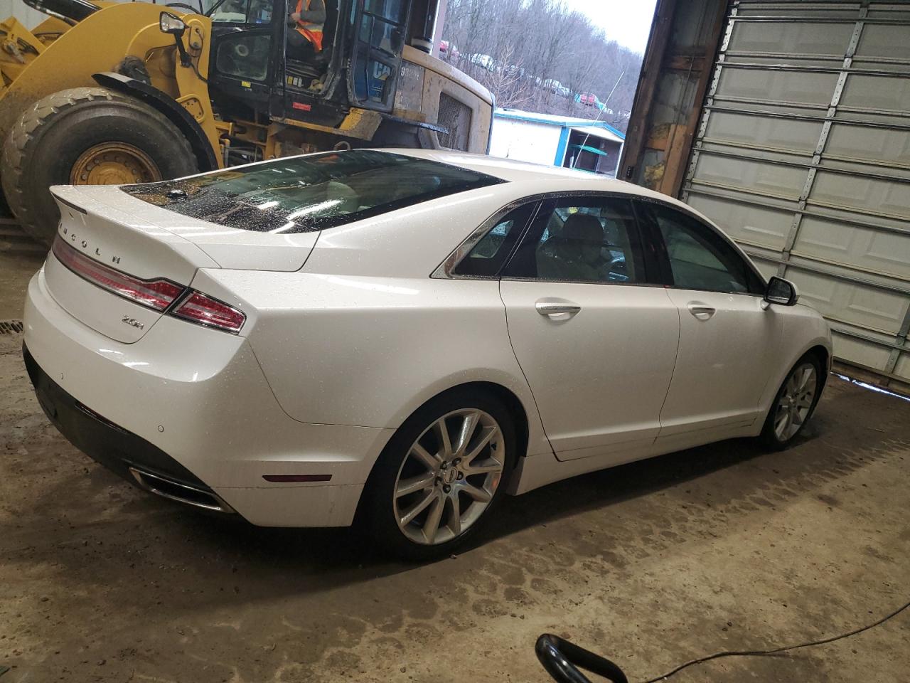 2016 Lincoln MKZ - Image 3
