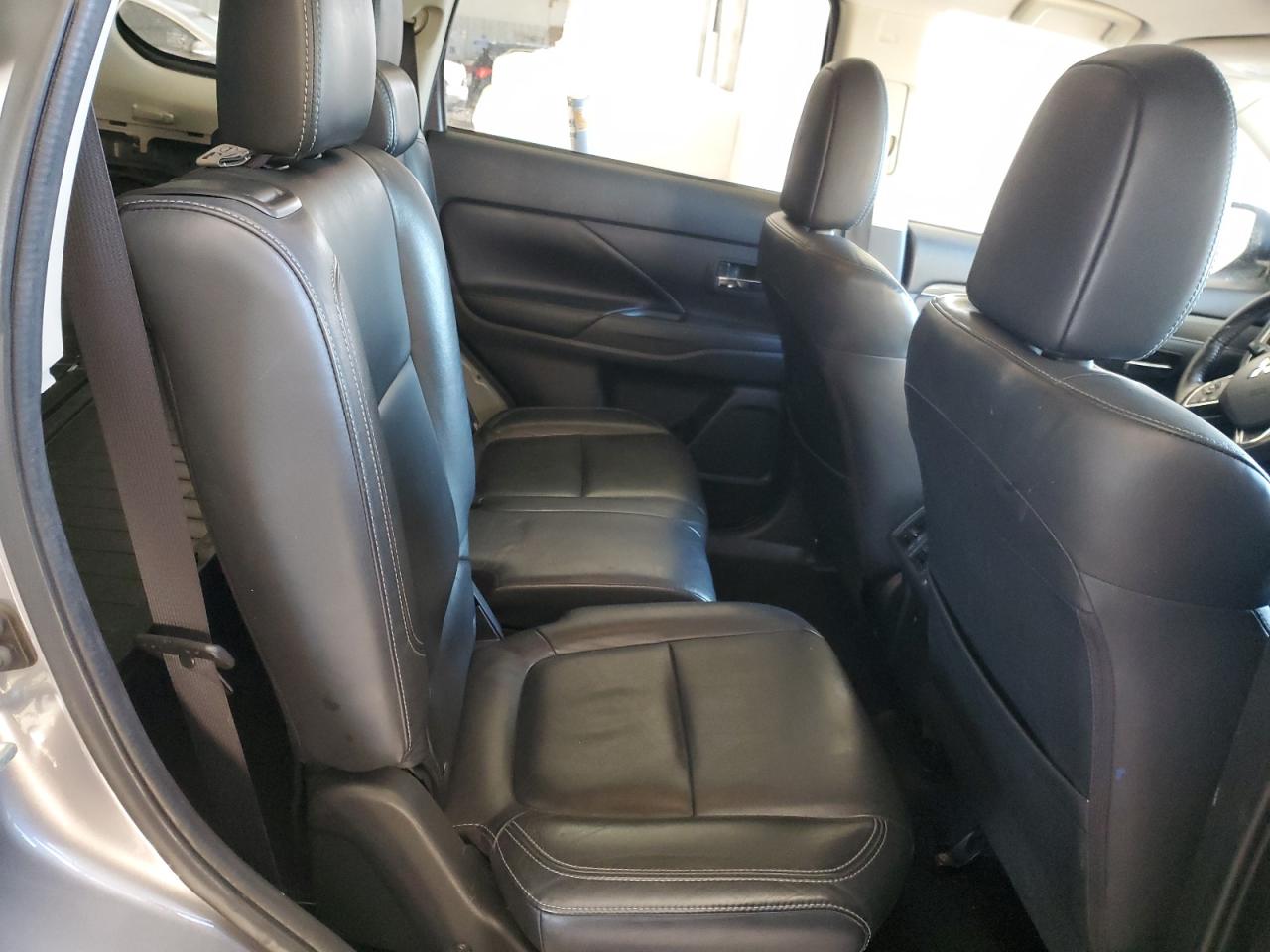 2019 Mitsubishi Outlander - Image 11