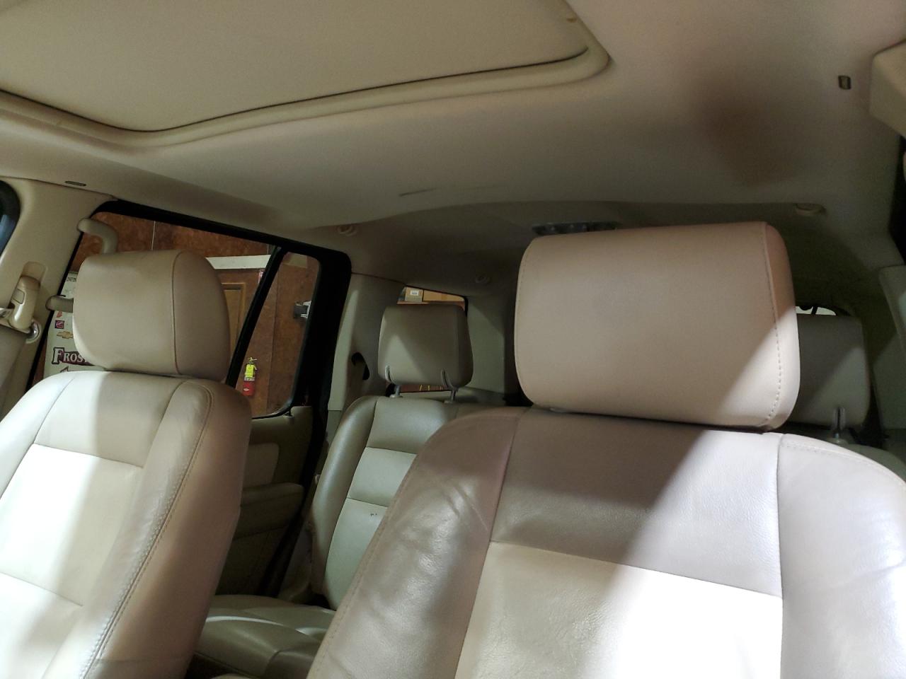 2008 Ford Explorer - Image 10