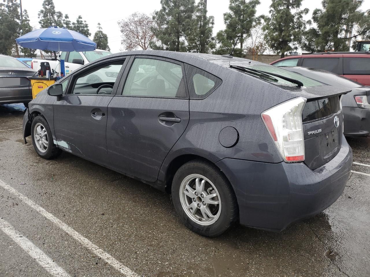 2011 Toyota Prius - Image 2