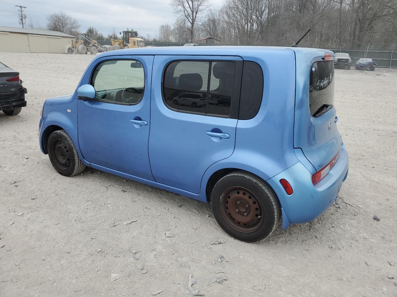 2013 Nissan Cube - Image 2