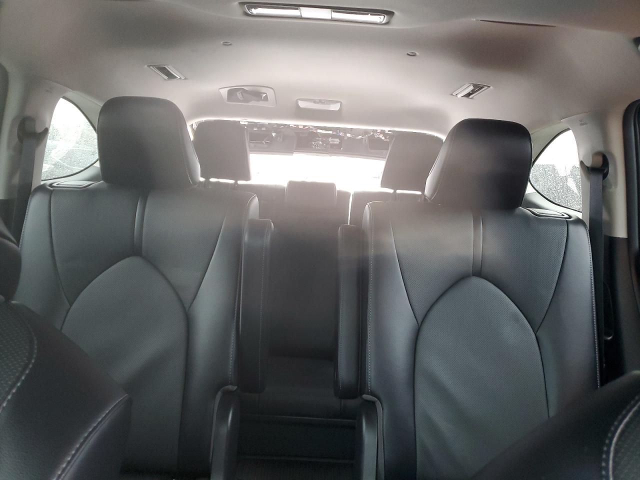 2022 Toyota Highlander - Image 10