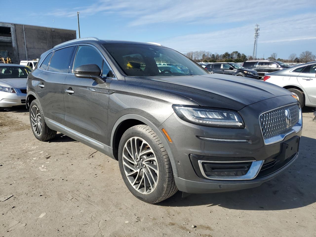 2019 Lincoln Nautilus - Image 4