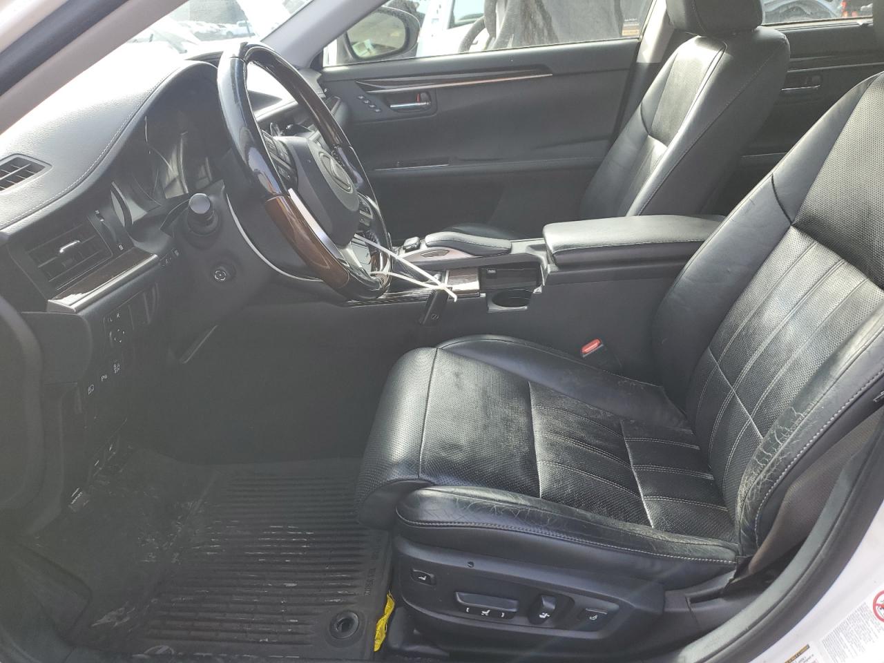 2016 Lexus ES - Image 7