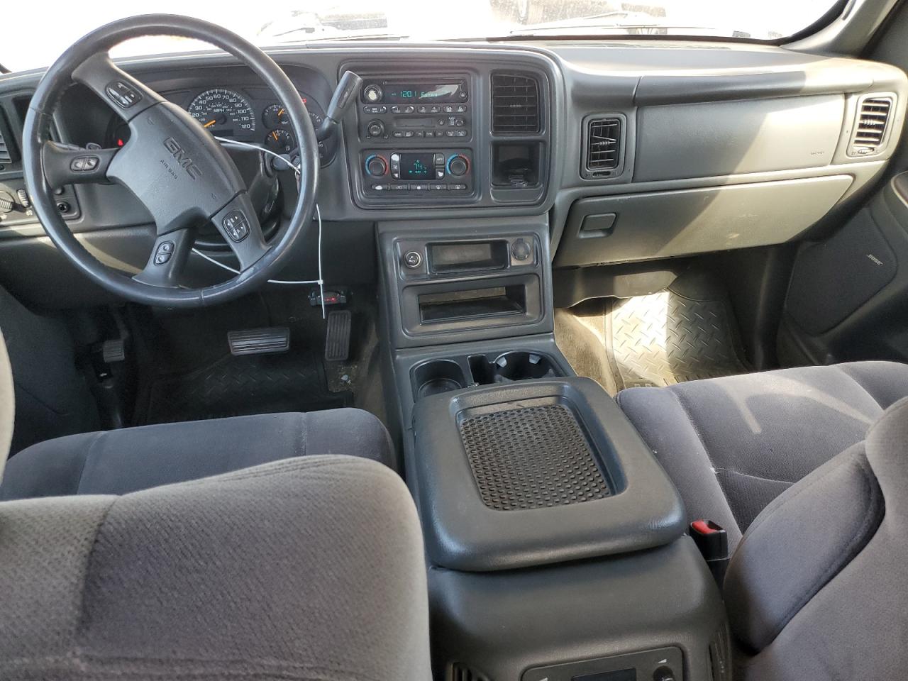 2005 GMC Sierra - Image 8