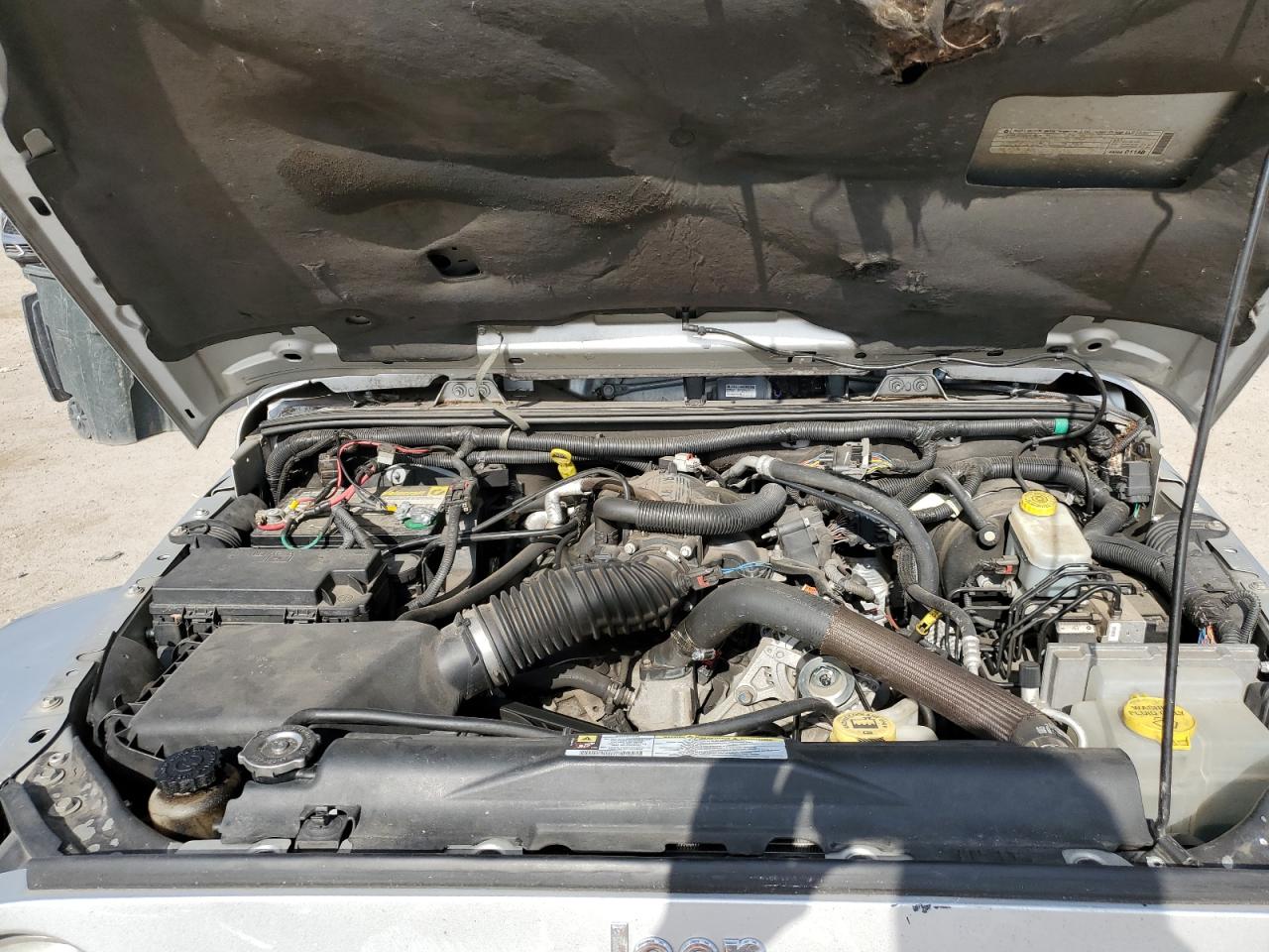 2010 Jeep Wrangler - Image 13