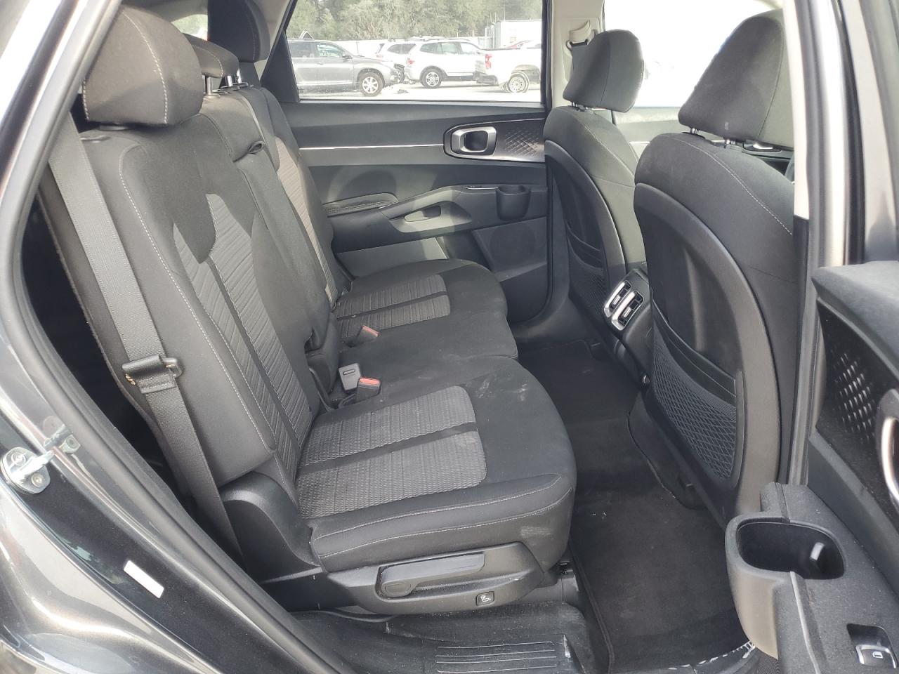 2022 Kia Sorento - Image 12
