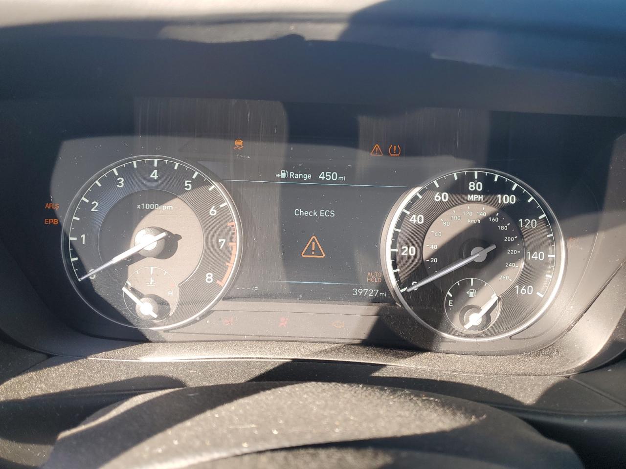 2018 Genesis G90 - Image 9
