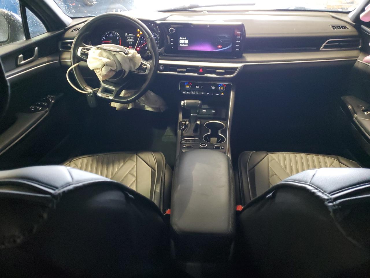 2022 Kia K5 - Image 8
