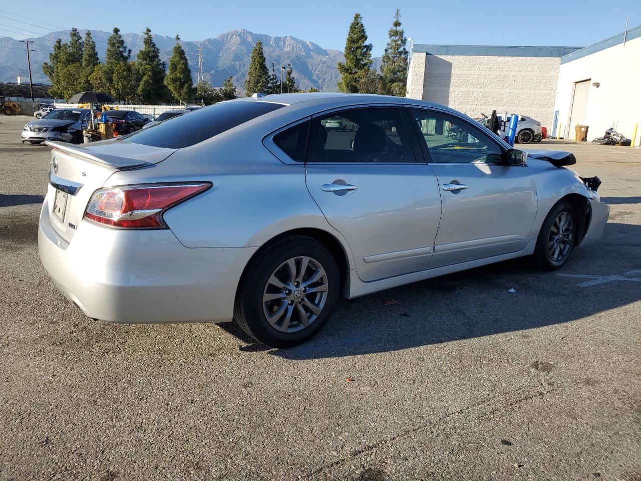 2015 Nissan Altima - Image 3