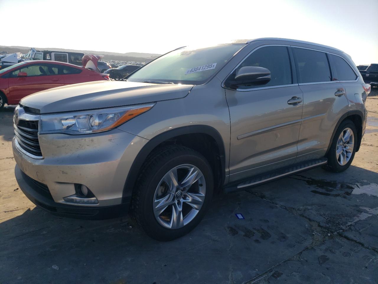 2016 Toyota Highlander - Image 1