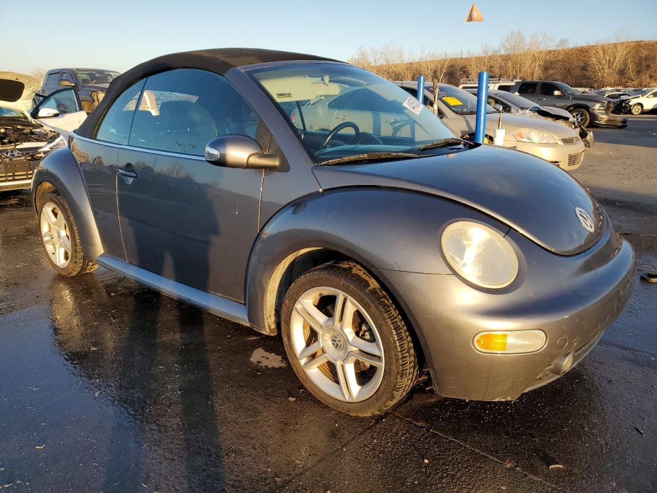 2005 Volkswagen Beetle - Image 4