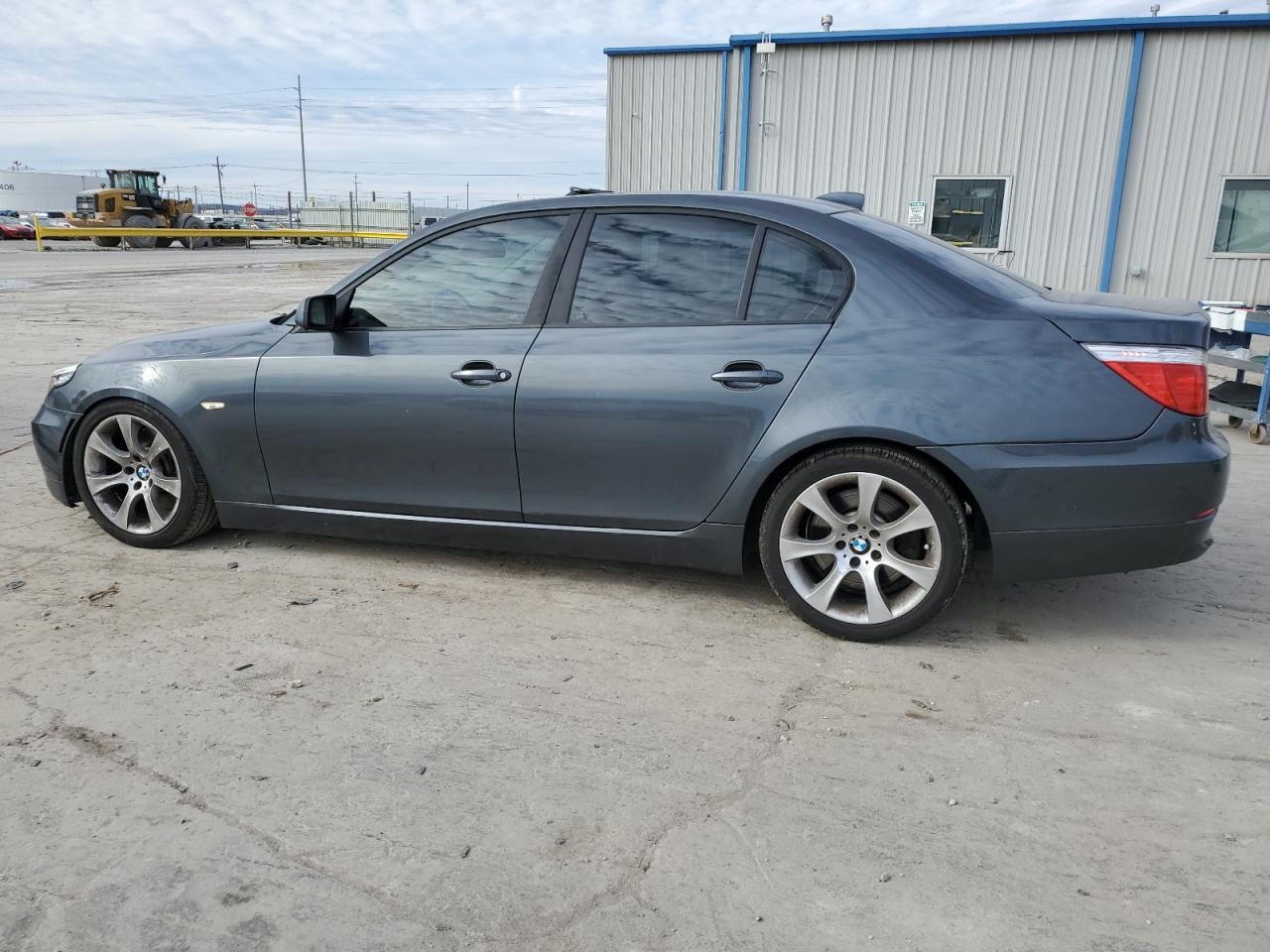 2010 BMW 5er - Image 2
