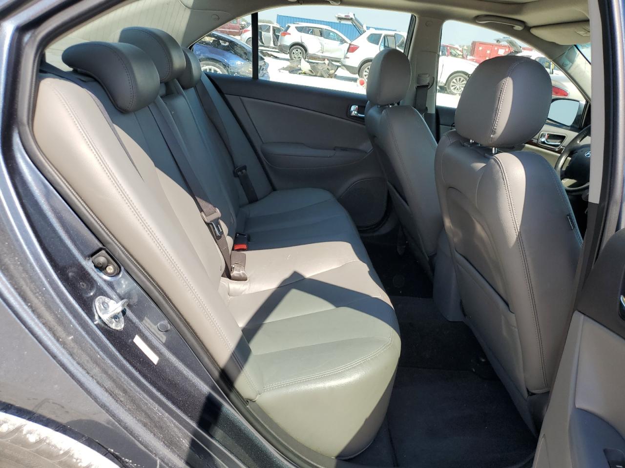 2009 Hyundai Sonata - Image 10