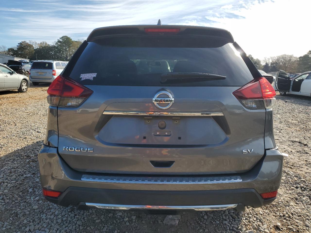 2017 Nissan Rogue - Image 6