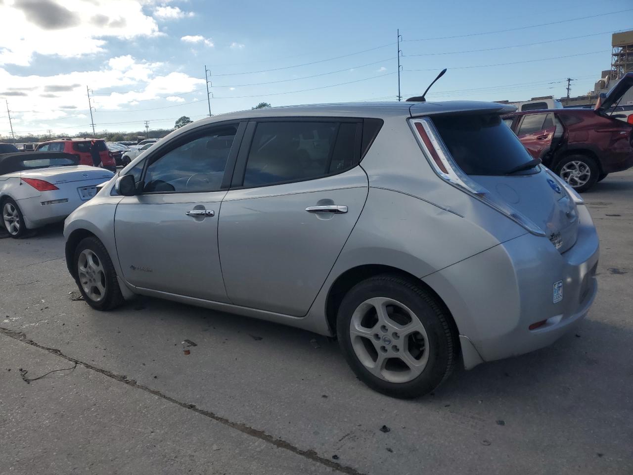 2013 Nissan Leaf - Image 2