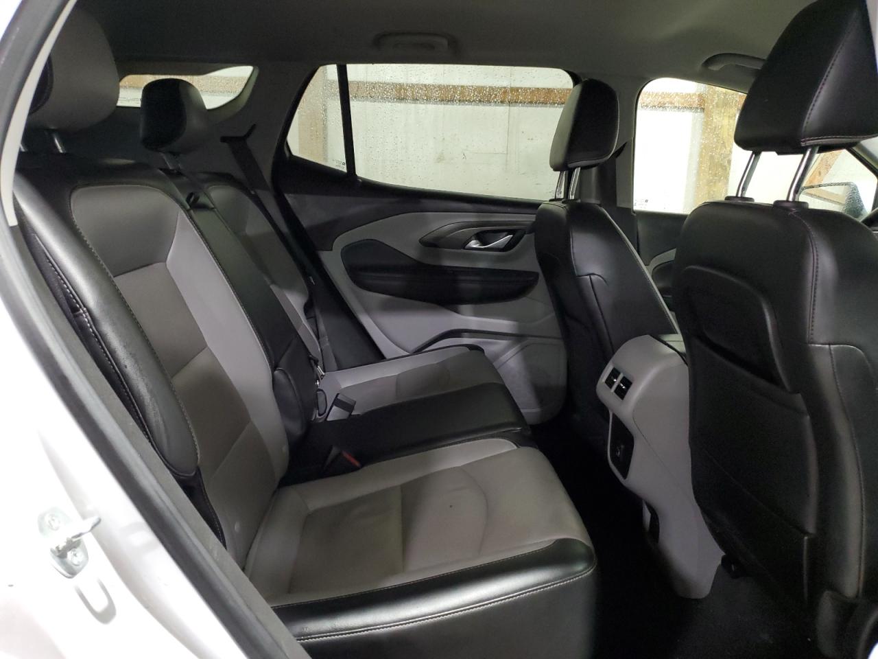 2022 GMC Terrain - Image 11