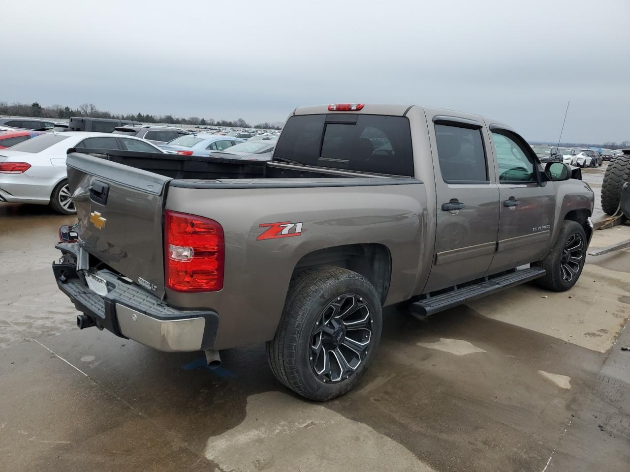 2012 Chevrolet Silverado - Image 3