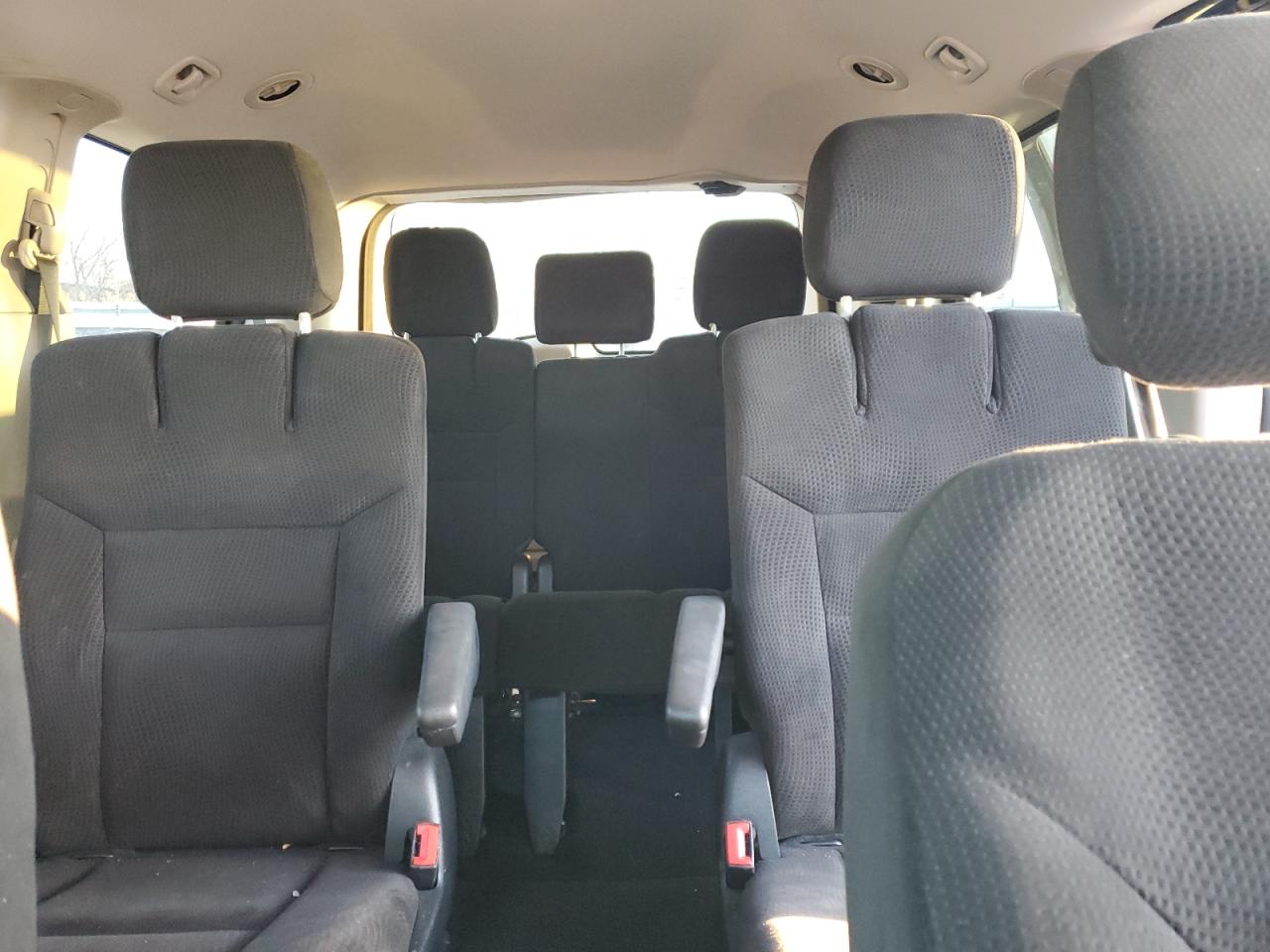 2016 Dodge Caravan - Image 10