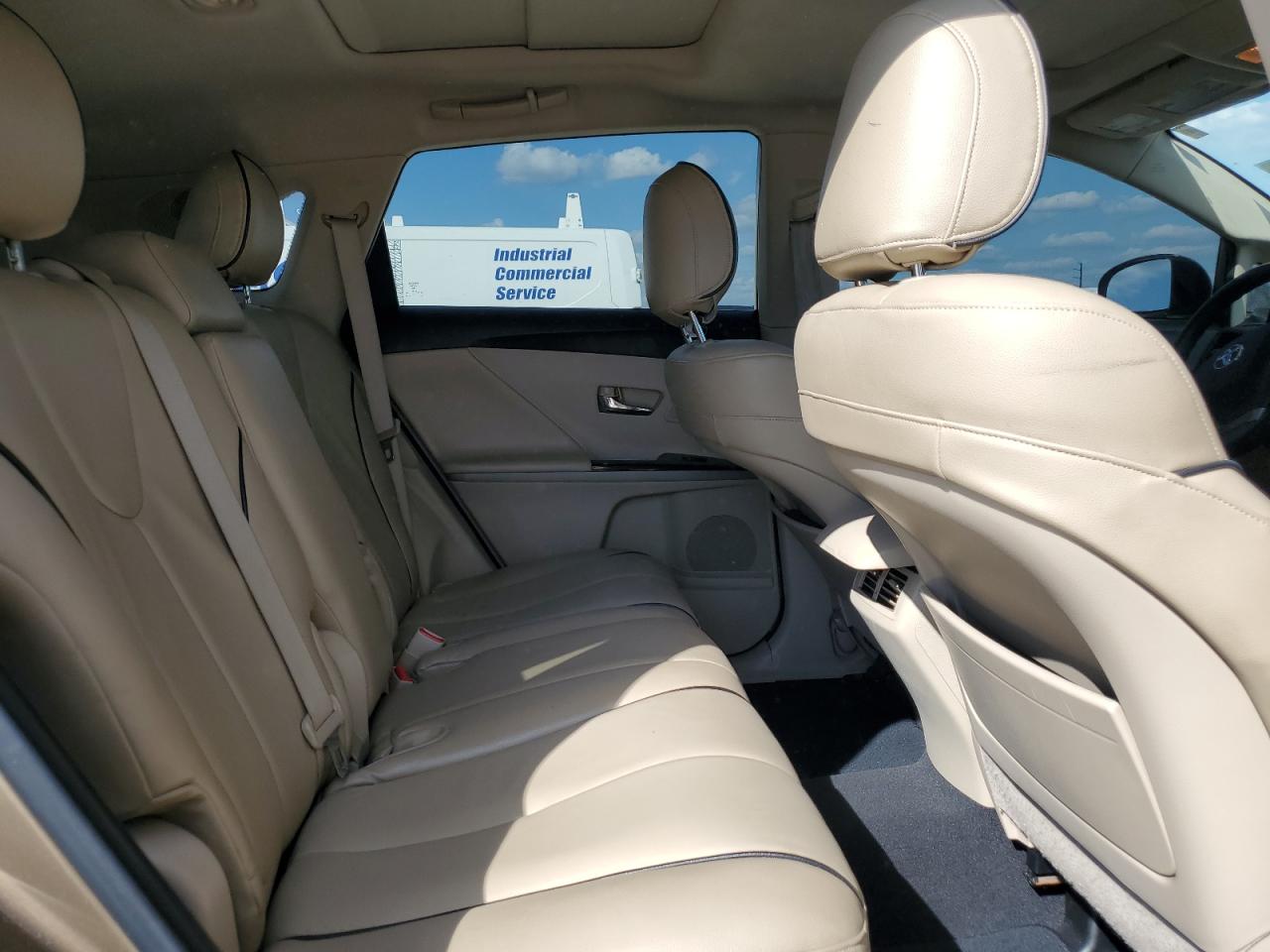 2009 Toyota Venza - Image 11