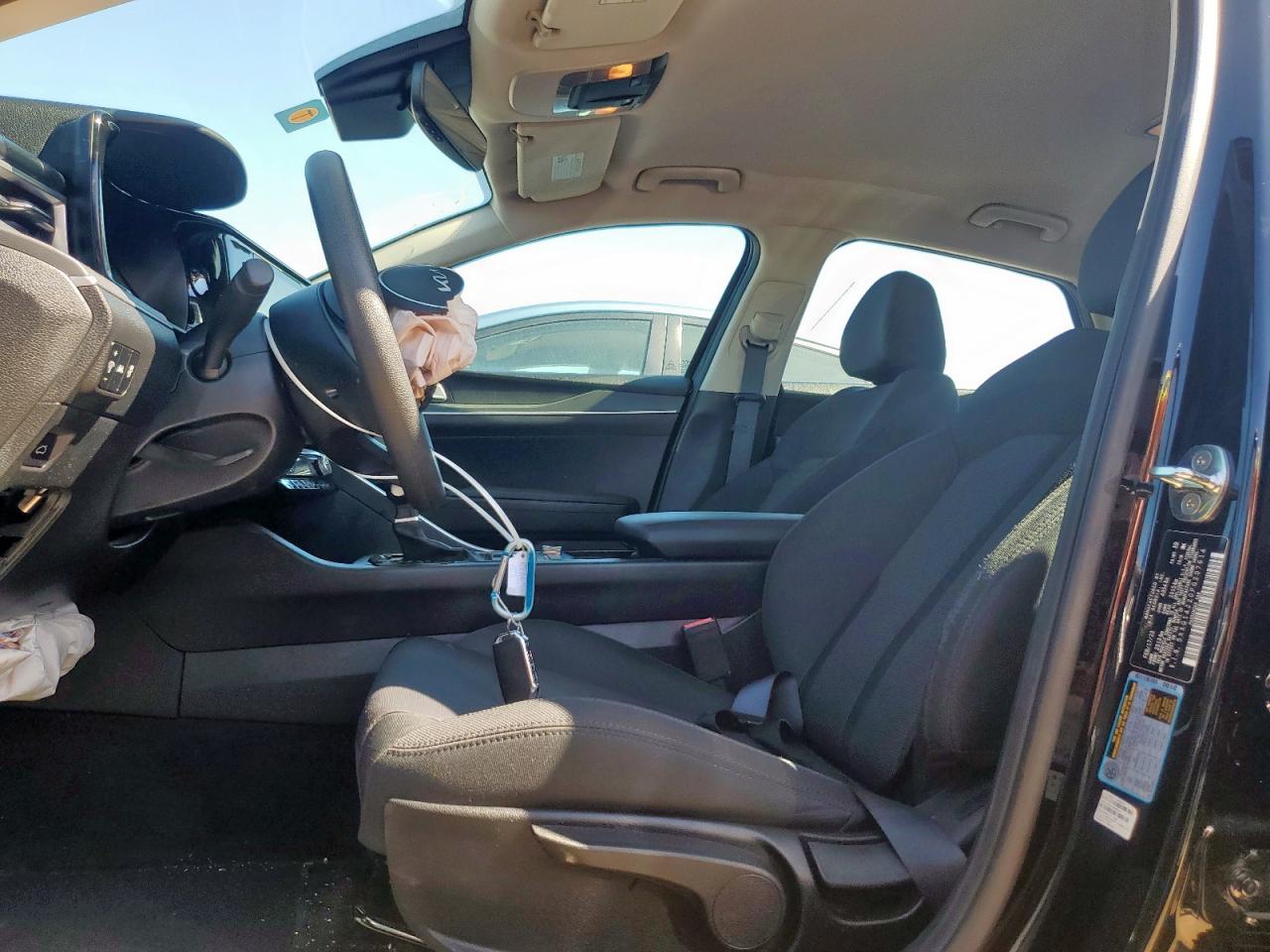 2023 Kia K5 - Image 7