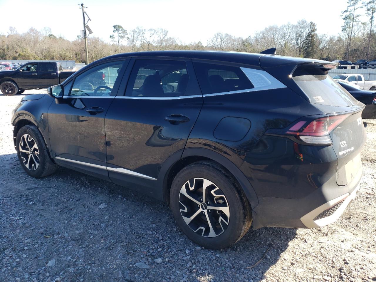 2023 Kia Sportage - Image 2