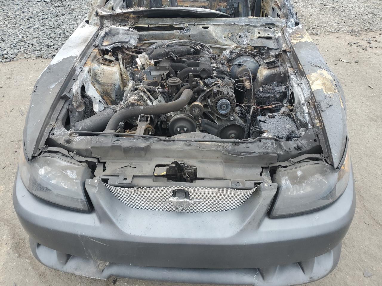 2004 Ford Mustang - Image 11