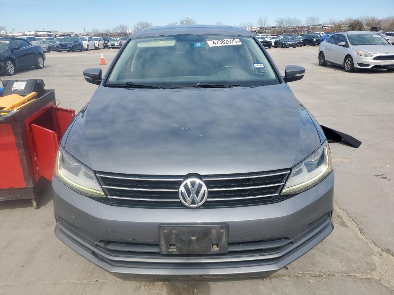 2017 Volkswagen Jetta - Image 5