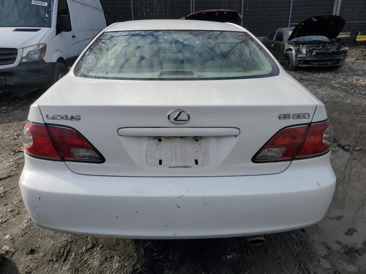 2004 Lexus ES - Image 6