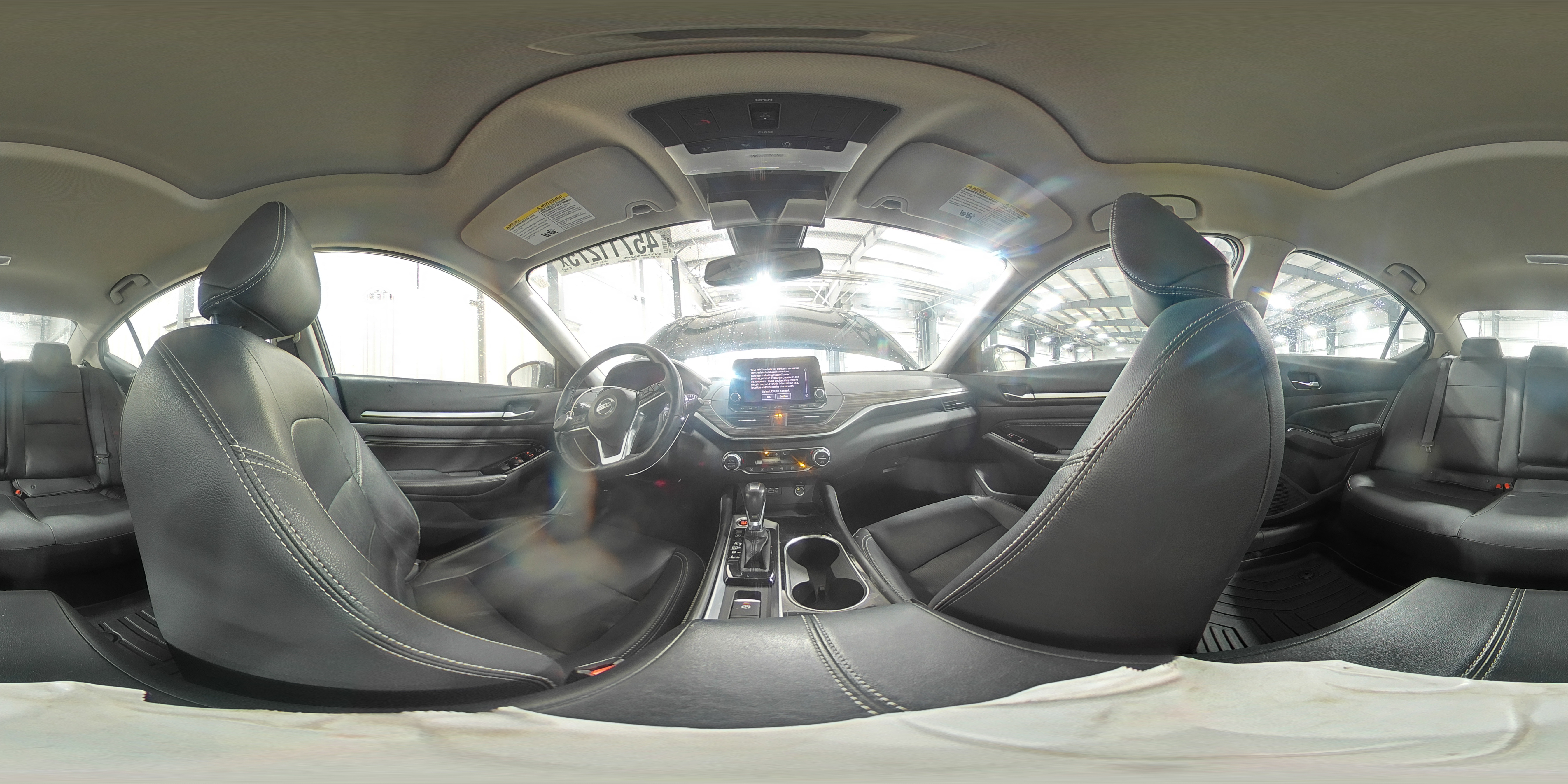 2020 Nissan Altima - Image 14