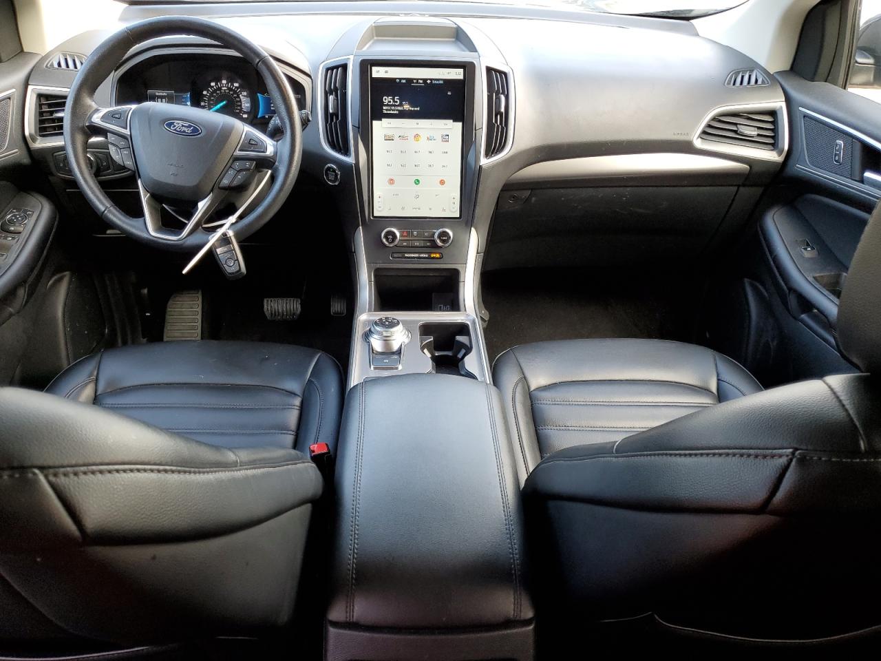 2023 Ford Edge - Image 8