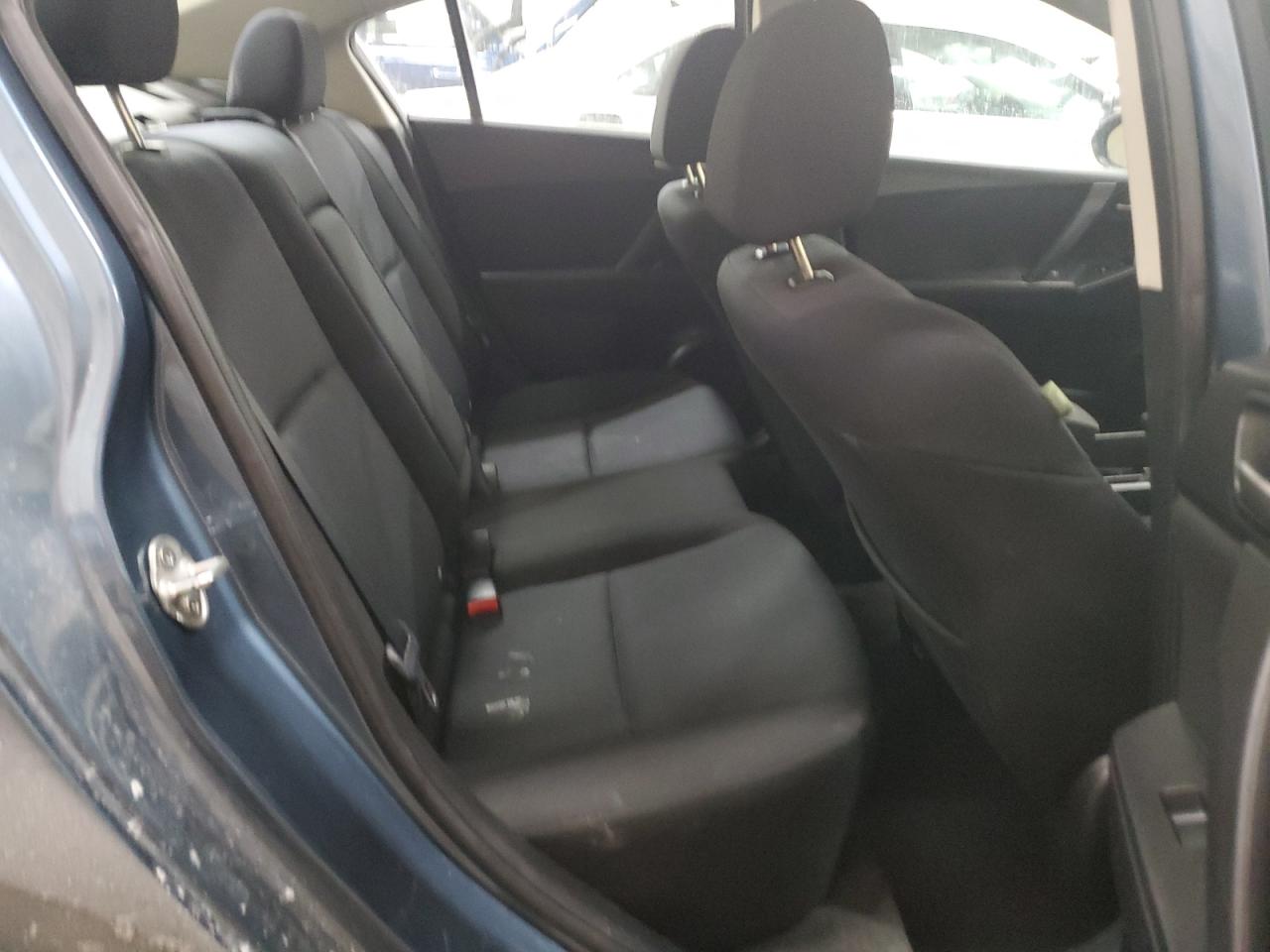 2010 Mazda 3 - Image 11